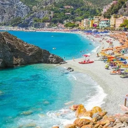 Mary And Olly's Vacation Holiday home